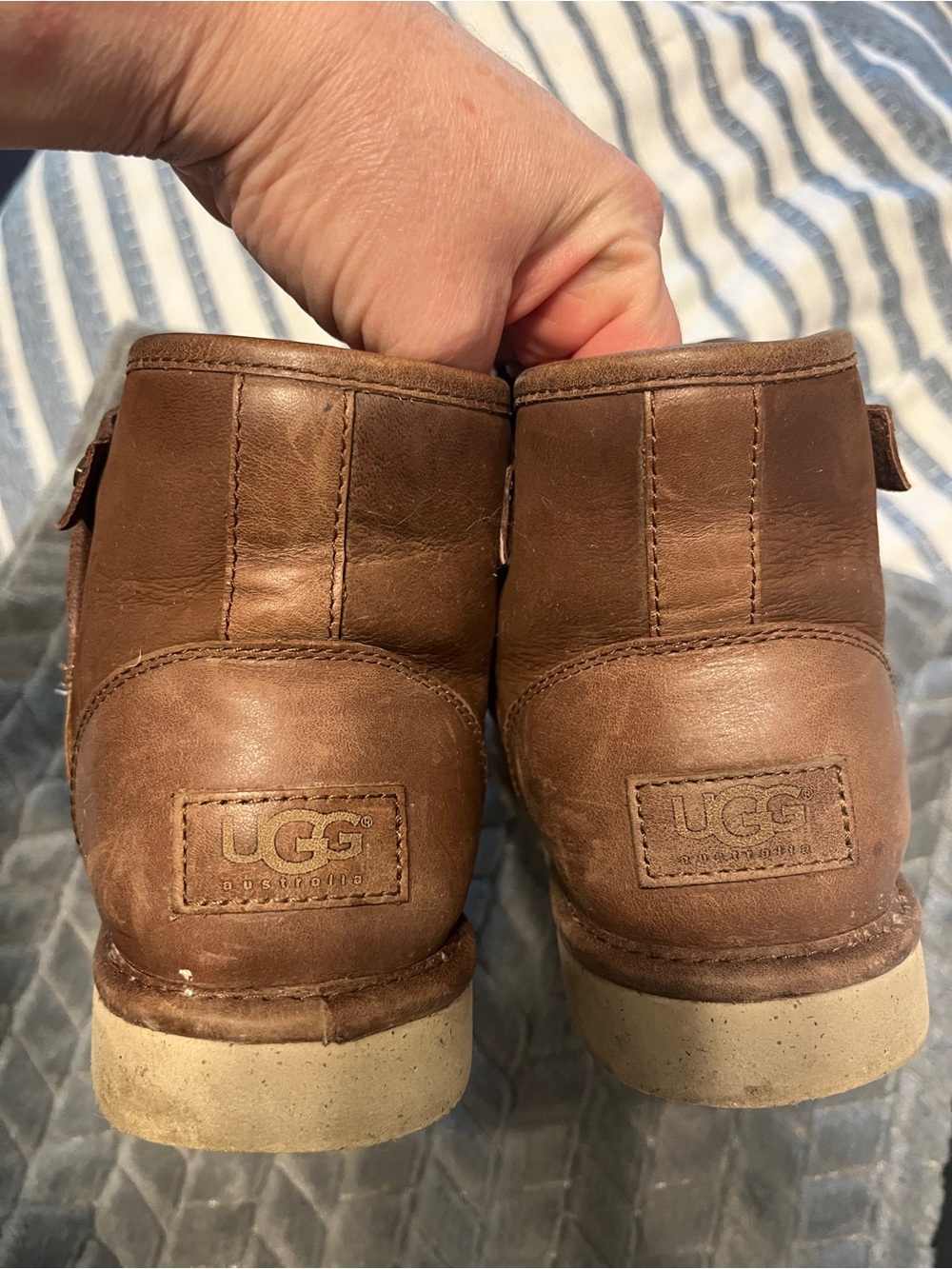 UGG Australia Rella Chestnut Distressed Leather Ankle Boots Sheepskin Lined 7